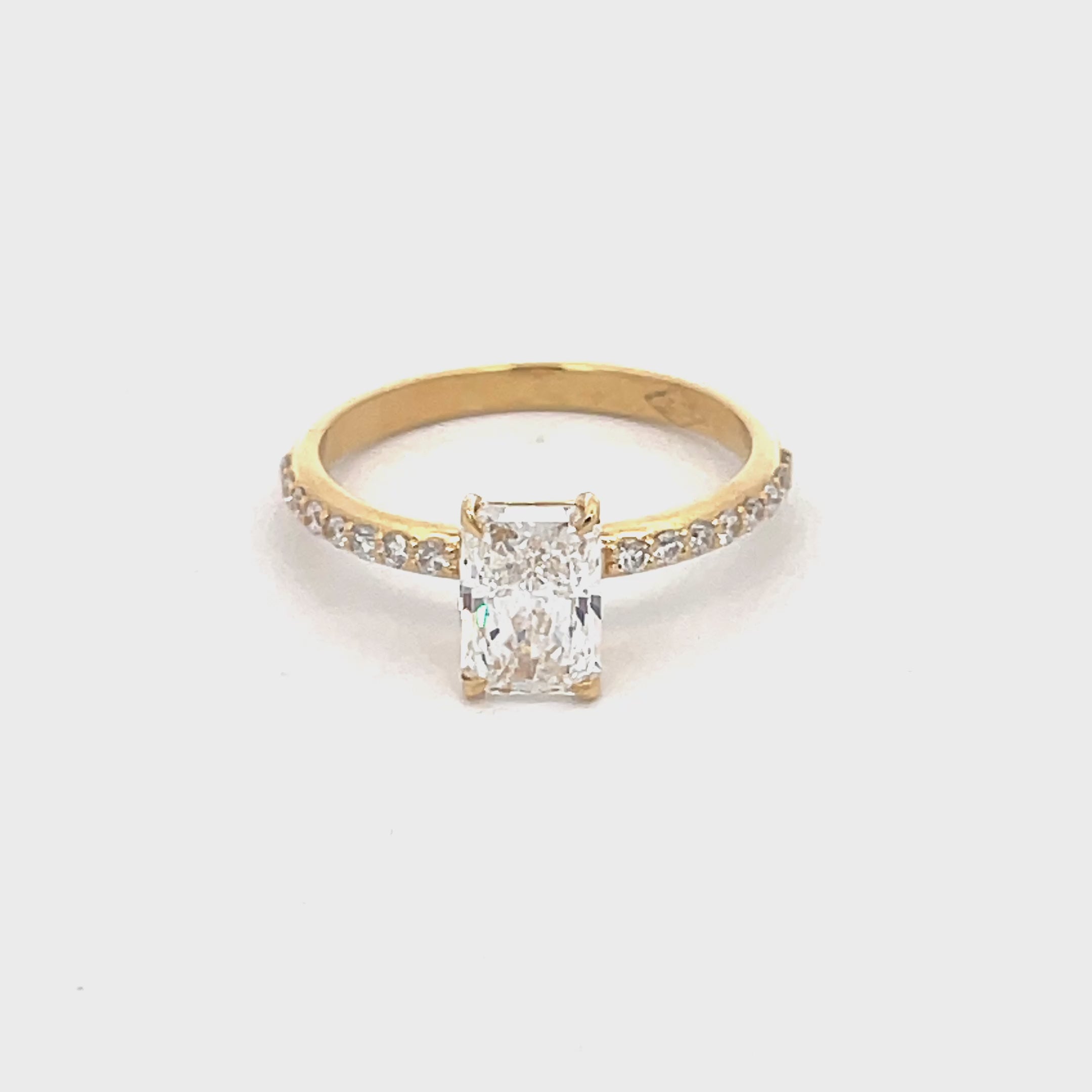 Anillo Valeria